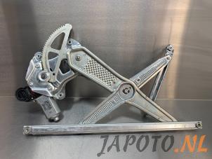 Gebruikte Ruitmechaniek 2Deurs rechts-voor Toyota Yaris (P1) 1.5 T Sport 16V VVT-i Prijs € 20,99 Margeregeling aangeboden door Japoto Parts B.V.