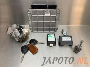 Gebruikte Kontaktslot + computer Toyota RAV4 (A3) 2.0 16V Valvematic 4x2 Prijs € 157,45 Margeregeling aangeboden door Japoto Parts B.V.