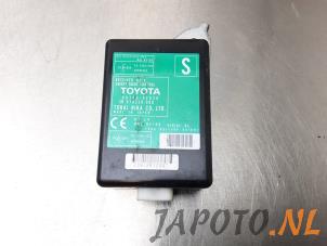 Gebruikte Centrale Deurvergrendelings Module Toyota RAV4 (A3) 2.2 D-CAT 16V 4x4 Prijs € 31,45 Margeregeling aangeboden door Japoto Parts B.V.