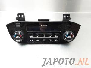 Gebruikte Kachel Bedieningspaneel Kia Sportage (SL) 2.0 CVVT 16V 4x2 Prijs € 49,95 Margeregeling aangeboden door Japoto Parts B.V.