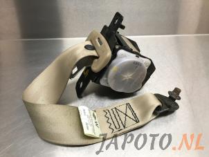 Gebruikte Veiligheidsgordel links-achter Nissan Maxima QX (CA33) 3.0 V6 24V Prijs € 41,95 Margeregeling aangeboden door Japoto Parts B.V.