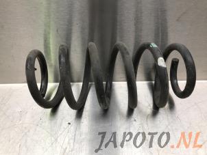 Gebruikte Schroefveer achter Toyota Avensis Wagon (T27) 2.0 16V D-4D-F Prijs € 19,95 Margeregeling aangeboden door Japoto Parts B.V.