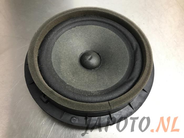 Speaker Suzuki Swift