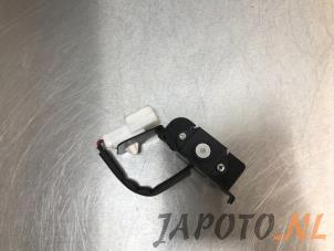 Gebruikte Microfoon Mazda CX-7 2.3 MZR DISI Turbo 16V Prijs € 20,95 Margeregeling aangeboden door Japoto Parts B.V.