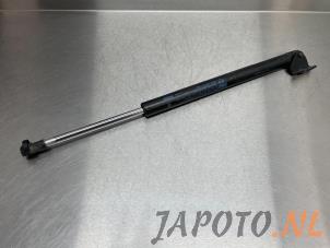 Gebruikte Gasdemper links-achter Mazda CX-5 (KE,GH) 2.2 SkyActiv-D 16V 2WD Prijs € 14,95 Margeregeling aangeboden door Japoto Parts B.V.