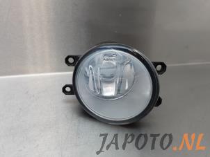 Gebruikte Mistlamp rechts-voor Toyota RAV4 (A3) 2.2 D-CAT 16V 4x4 Prijs € 26,20 Margeregeling aangeboden door Japoto Parts B.V.