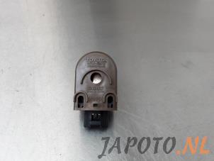 Gebruikte Relais Toyota RAV4 (A3) 2.2 D-CAT 16V 4x4 Prijs € 15,74 Margeregeling aangeboden door Japoto Parts B.V.