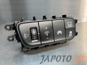 Gebruikte Schakelaar Kia Niro I (DE) 1.6 GDI Hybrid Prijs € 29,95 Margeregeling aangeboden door Japoto Parts B.V.