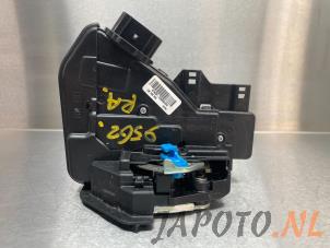 Gebruikte Portierslot Mechaniek 4Deurs rechts-achter Kia Niro I (DE) 1.6 GDI Hybrid Prijs € 49,95 Margeregeling aangeboden door Japoto Parts B.V.