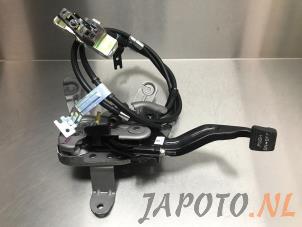 Gebruikte Handrem Mechaniek Kia Niro I (DE) 1.6 GDI Hybrid Prijs € 75,00 Margeregeling aangeboden door Japoto Parts B.V.