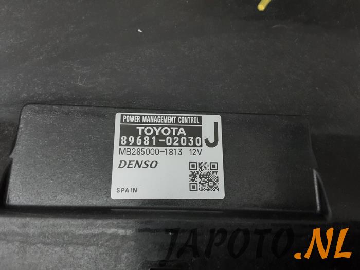 Module (diversen) van een Toyota Auris (E18) 1.8 16V Hybrid 2014