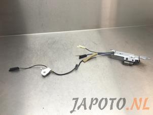 Gebruikte Antenne Versterker Subaru Legacy Wagon (BR) 2.5 16V Prijs € 41,95 Margeregeling aangeboden door Japoto Parts B.V.