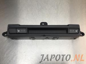 Gebruikte Display Interieur Mazda 2 (DJ/DL) 1.5 SkyActiv-G 90 Prijs € 59,95 Margeregeling aangeboden door Japoto Parts B.V.