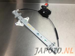 Gebruikte Ruitmechaniek 4Deurs links-voor Hyundai i10 (B5) 1.0 12V Prijs € 34,95 Margeregeling aangeboden door Japoto Parts B.V.