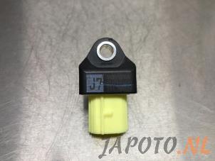 Gebruikte Airbag Sensor Toyota C-HR (X1,X5) 1.2 16V Turbo Prijs € 24,19 Inclusief btw aangeboden door Japoto Parts B.V.