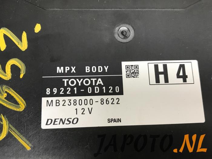 Module Bodycontrol van een Toyota Yaris III (P13) 1.5 16V Hybrid 2014