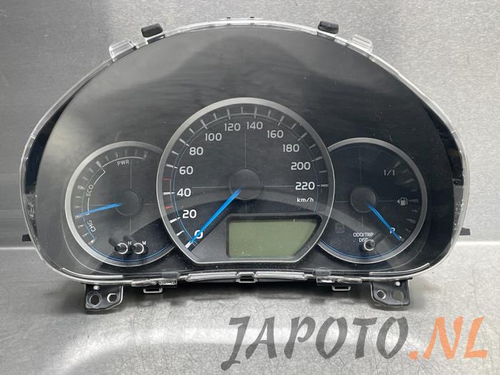 Kilometerteller KM van een Toyota Yaris III (P13) 1.5 16V Hybrid 2014