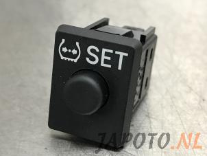 Gebruikte Bandenspanning schakelaar Lexus CT 200h 1.8 16V Prijs € 20,95 Margeregeling aangeboden door Japoto Parts B.V.