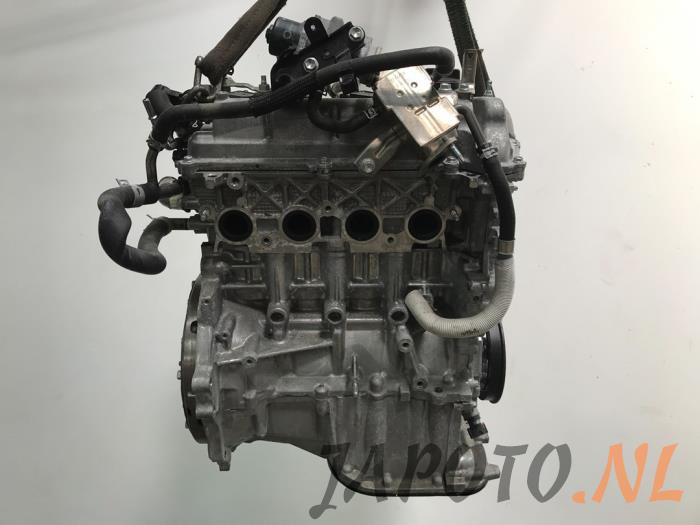 Motor van een Toyota Yaris III (P13) 1.5 16V Hybrid 2019