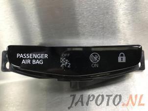 Gebruikte Airbag controle lampje Nissan Qashqai (J11) 1.5 dCi DPF Prijs € 19,95 Margeregeling aangeboden door Japoto Parts B.V.