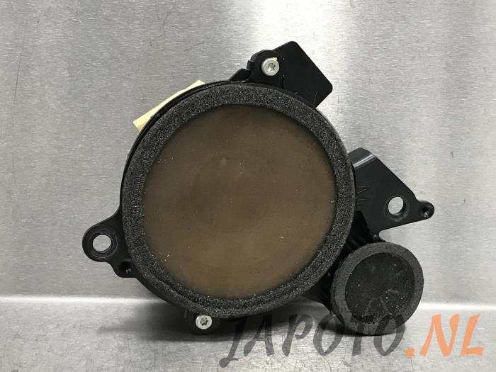 Speaker van een Lexus LS (F4) 460 4.6 32V VVT-i 2007