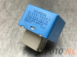Gebruikte Richtingaanwijzer relais Lexus LS (F4) 460 4.6 32V VVT-i Prijs € 15,70 Margeregeling aangeboden door Japoto Parts B.V.