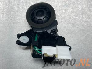 Gebruikte Tweeter Toyota Land Cruiser (J15) 2.8 D-4D 16V Prijs € 63,46 Inclusief btw aangeboden door Japoto Parts B.V.