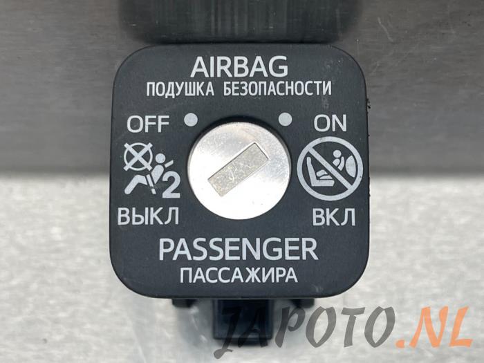 Airbag Slot Toyota Landcruiser