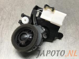 Gebruikte Tweeter Toyota Land Cruiser (J15) 2.8 D-4D 16V Prijs € 63,46 Inclusief btw aangeboden door Japoto Parts B.V.