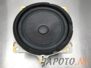 Gebruikte Speaker Kia Carens IV (RP) 1.6 GDI 16V Prijs € 14,95 Margeregeling aangeboden door Japoto Parts B.V.