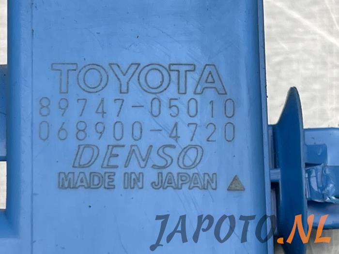 Contactslot + computer van een Toyota Yaris III (P13) 1.5 16V Hybrid 2019