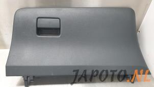 Gebruikte Dashboardkastje Toyota Yaris III (P13) 1.5 16V Hybrid Prijs € 29,95 Margeregeling aangeboden door Japoto Parts B.V.