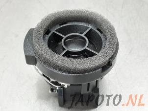 Gebruikte Tweeter Toyota Yaris III (P13) 1.5 16V Hybrid Prijs € 10,45 Margeregeling aangeboden door Japoto Parts B.V.