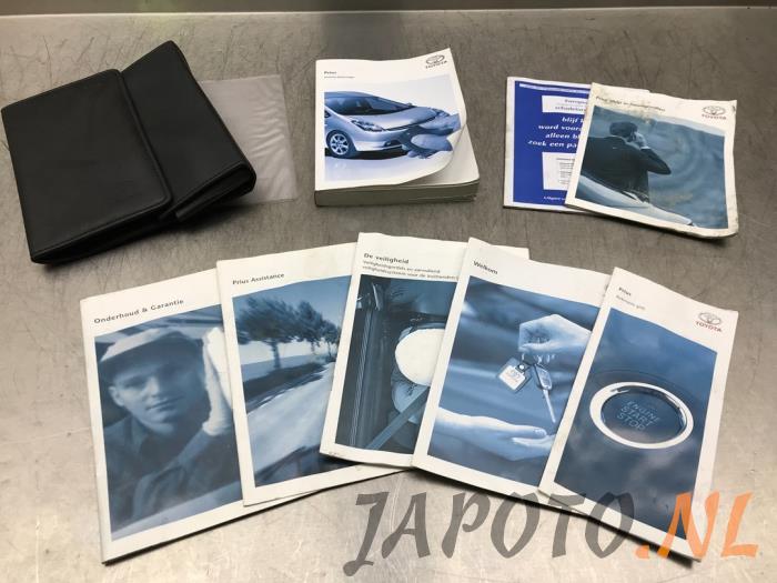 Instruction Booklet Toyota Prius