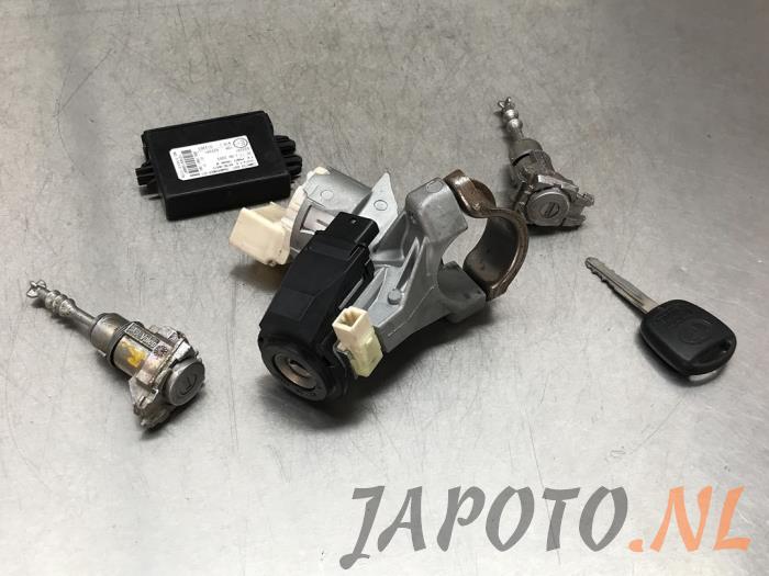Zündschloss+Schlüssel Toyota Yaris 1.3 16V VVT-i
