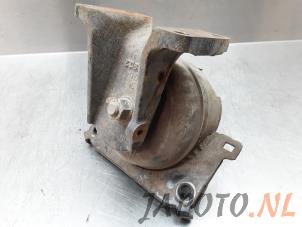 Gebruikte Motorsteun Toyota Land Cruiser (J15) 3.0 D-4D-F 16V Van Prijs € 76,17 Inclusief btw aangeboden door Japoto Parts B.V.