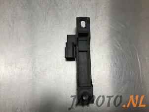 Gebruikte Keyless entry antenne Nissan Note (E12) 1.2 68 Prijs € 10,45 Margeregeling aangeboden door Japoto Parts B.V.