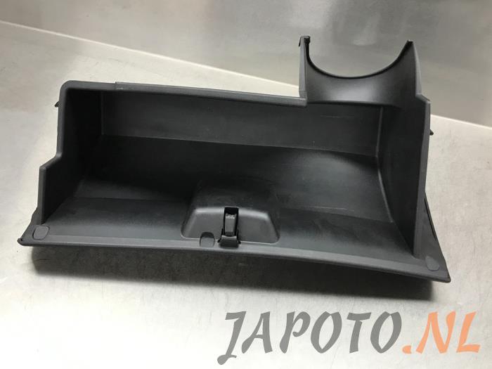 Dashboardkastje van een Toyota Aygo (B40) 1.0 12V VVT-i 2018