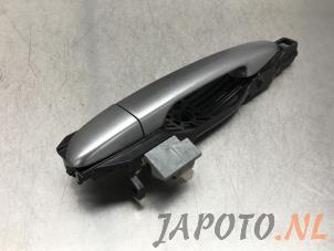 Gebruikte Deurgreep 4Deurs links-achter Mazda 3 (BL12/BLA2/BLB2) 1.6i MZR 16V Prijs € 26,20 Margeregeling aangeboden door Japoto Parts B.V.