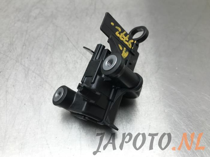 Portiervergrendelings Motor van een Toyota Aygo (B40) 1.0 12V VVT-i 2017