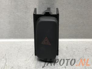 Gebruikte Alarmlicht Schakelaar Toyota Previa (R3) 2.4i 16V VVT-i Prijs € 15,70 Margeregeling aangeboden door Japoto Parts B.V.