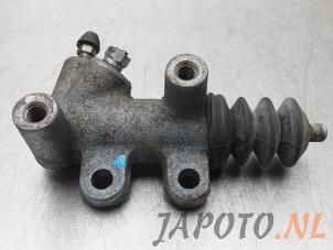 Gebruikte Koppeling Hulp Cilinder Toyota Yaris II (P9) 1.3 16V VVT-i Prijs € 14,99 Margeregeling aangeboden door Japoto Parts B.V.