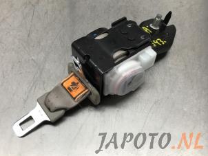 Gebruikte Veiligheidsgordel midden-achter Mazda CX-7 2.3 MZR DISI Turbo 16V Prijs € 52,45 Margeregeling aangeboden door Japoto Parts B.V.