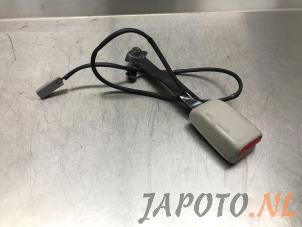 Gebruikte Veiligheidsgordel Insteek links-voor Mazda CX-7 2.3 MZR DISI Turbo 16V Prijs € 15,70 Margeregeling aangeboden door Japoto Parts B.V.