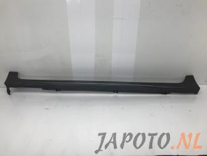 Gebruikte Sideskirt links Honda Jazz (GK/GP) 1.5 VTEC 16V Prijs € 157,49 Margeregeling aangeboden door Japoto Parts B.V.