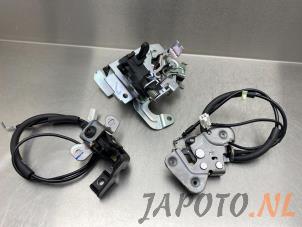 Gebruikte Deurslot Mechaniek 4Deurs rechts-achter Isuzu D-Max (TFR/TFS) 2.5 D Twin Turbo Prijs € 60,49 Inclusief btw aangeboden door Japoto Parts B.V.