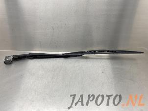 Gebruikte Ruitenwisserarm voor Isuzu D-Max (TFR/TFS) 2.5 D Twin Turbo Prijs € 30,19 Inclusief btw aangeboden door Japoto Parts B.V.