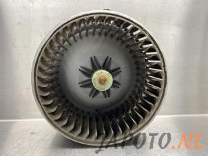 Gebruikte Chaufage Ventilatiemotor Daihatsu Trevis 1.0 12V DVVT Prijs € 26,20 Margeregeling aangeboden door Japoto Parts B.V.
