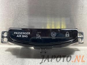 Gebruikte Airbag controle lampje Nissan Qashqai (J11) 1.2 DIG-T 16V Prijs € 19,95 Margeregeling aangeboden door Japoto Parts B.V.