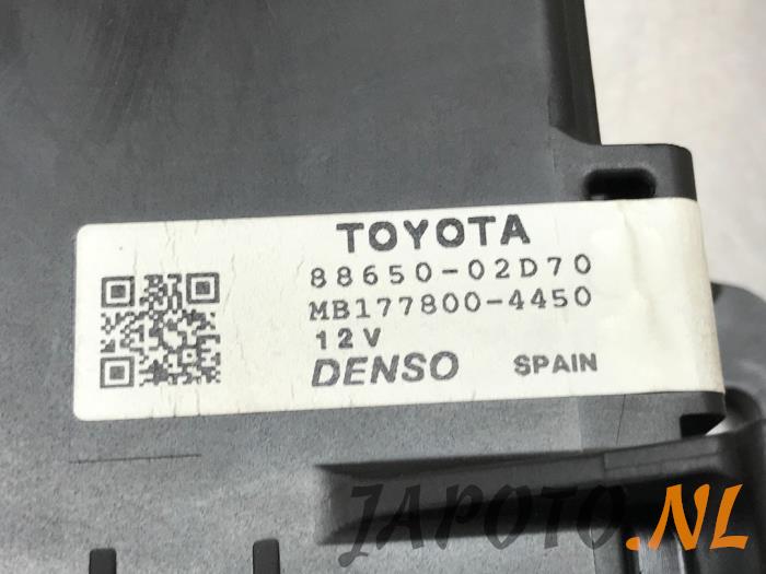 Computer Airco van een Toyota Auris (E18) 1.4 D-4D-F 16V 2015